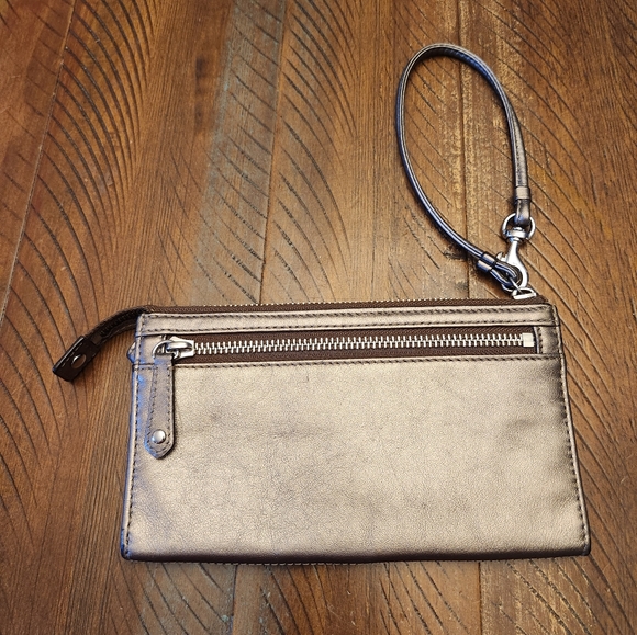 Coach wristlet - Picture 3 of 8